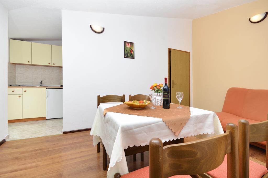 Apartments Ana Baska Voda