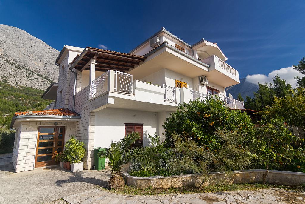 Apartments Ana * Baska Voda