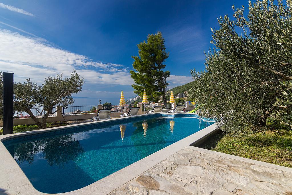 Apartments Ana * Baska Voda